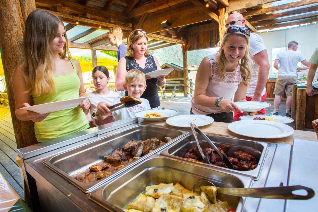 Alpenchalets Flachauer Gutshof Exteriör bild