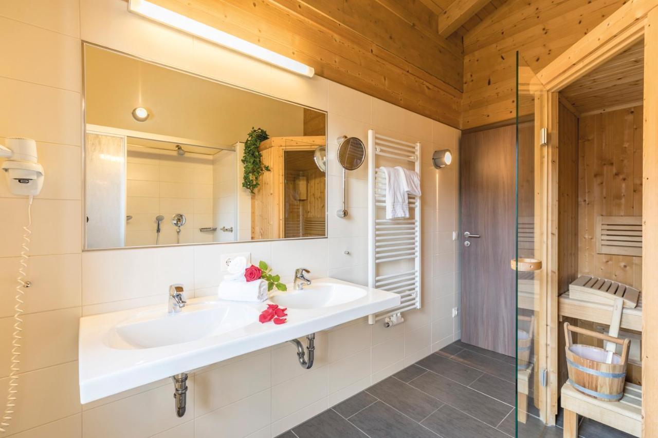 Alpenchalets Flachauer Gutshof Exteriör bild